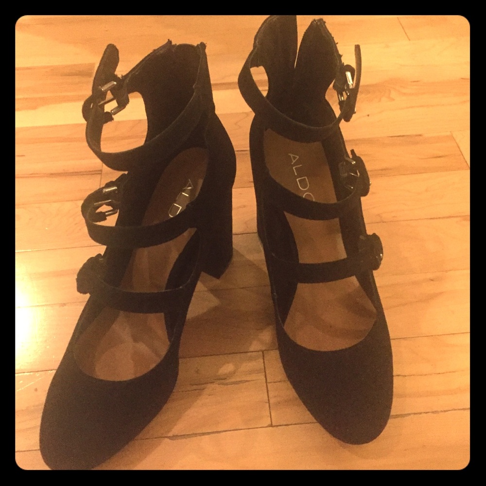 Aldo zip back stacked heel pumps