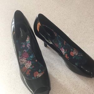 XAppeal black patent heels - worn 1x - Size 10