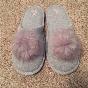 Victoria Secret Pom-pom Slipper small