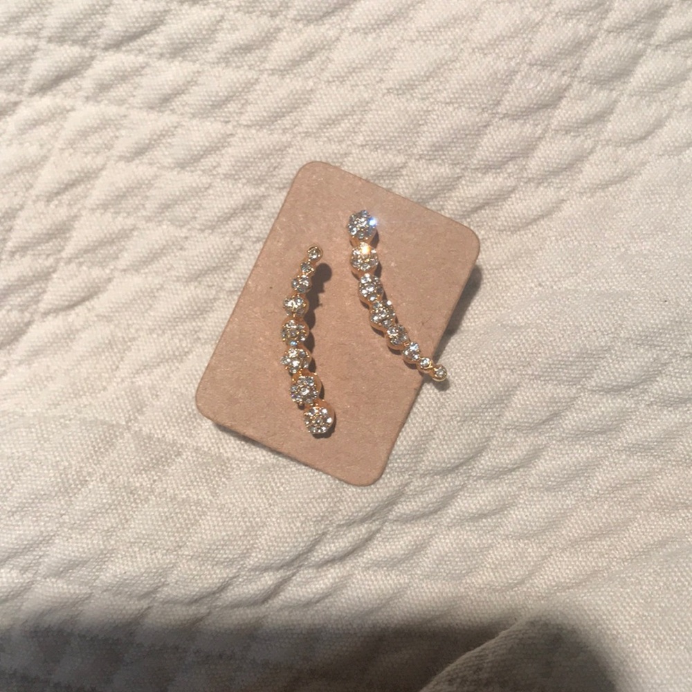 🆕 Pave✨ gold plated ear crawlers. NWT
