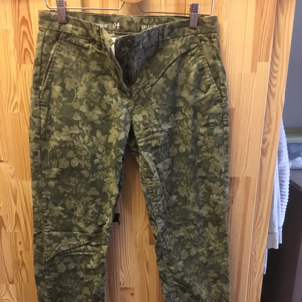 Gap floral camouflage chinos