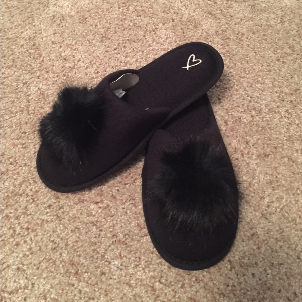 Victoria Secret Pom-pom Slipper small