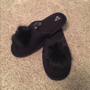 Victoria Secret Pom-pom Slipper small