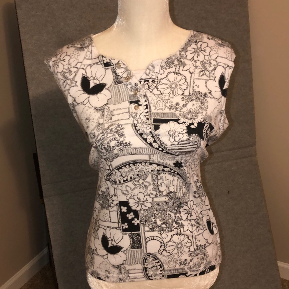 Sleeveless Floral Black and White Top