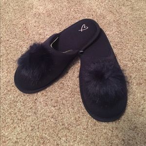 Victoria Secret Pom-pom Slipper small