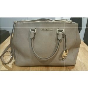 🎉FINAL DROP!🎉Gorgeous Michael Kors Handbag