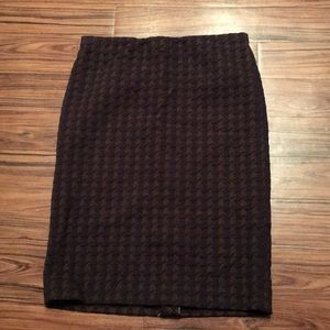 Ann Taylor quilted houndstooth pencil skirt