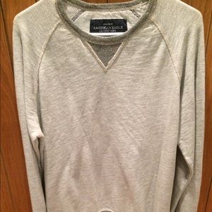 American Eagle gray sweatshirt