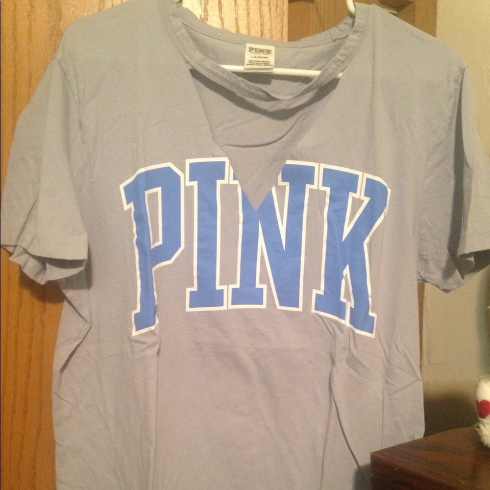 🚫SOLD🚫 Vs Pink campus tee