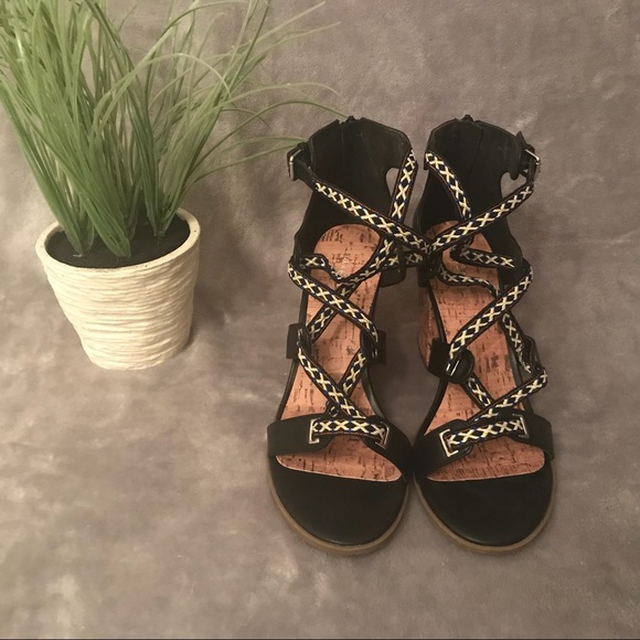 Indigo Rd. Block Heel Sandals - Picture 2 of 6