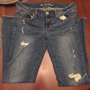 AMERICAN EAGLE DISTRESSED JEANS!! ✨✨✨