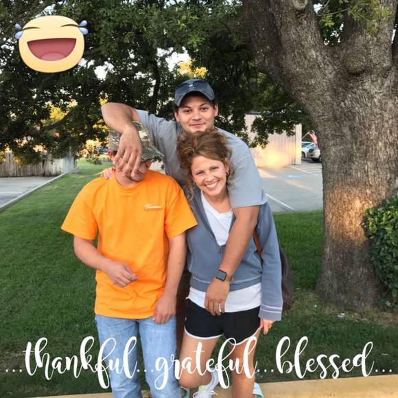 Meet your Posher, Kristy - Picture 2 of 2