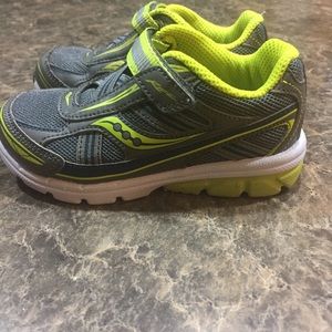 Boys Saucony Sneakers 8W