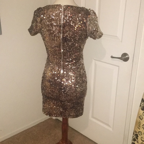 Glittering Gold Sequin Dress! - Picture 3 of 8