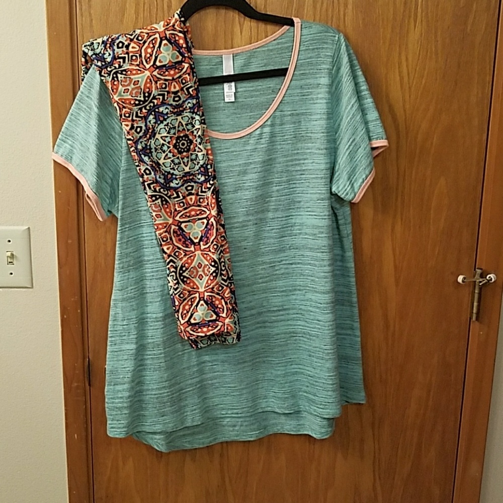 LuLaRoe XL Classic T and TC leggings EUC
