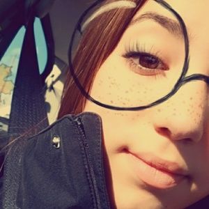 Meet your Posher, Olivia