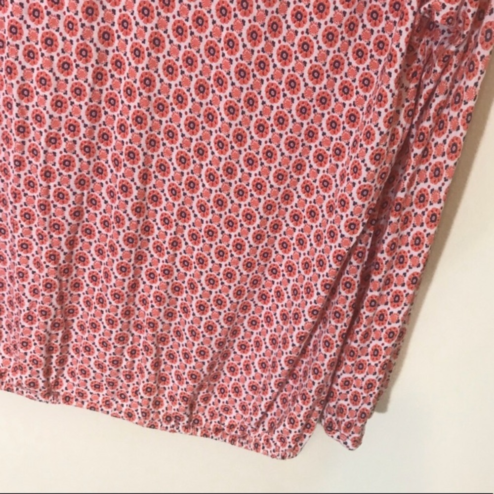 Old navy Top - Picture 2 of 3