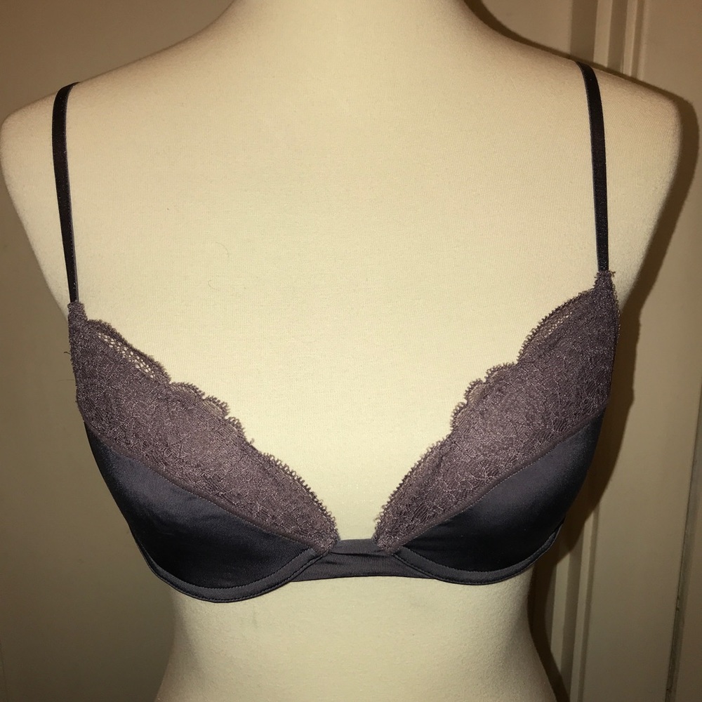 BEAUTIFUL PURPLE CALVIN KLEIN BRA! 36B