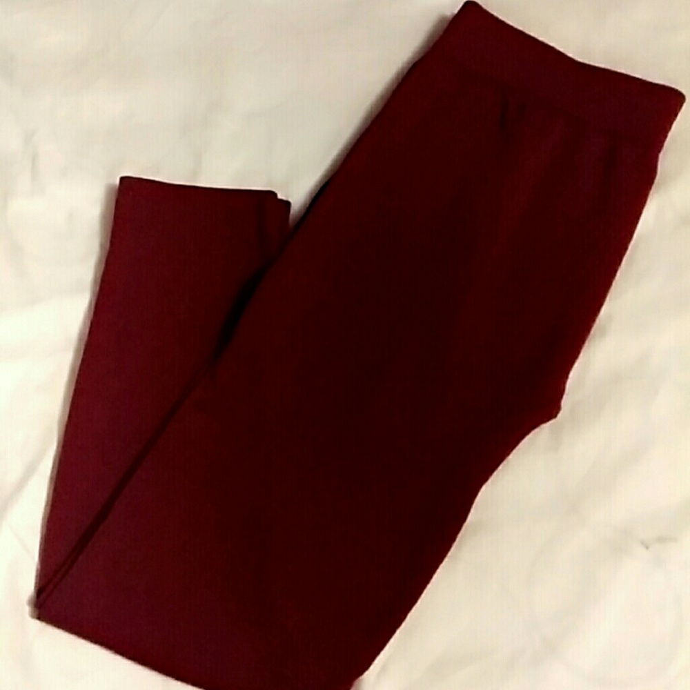 Cute burgundy leggins