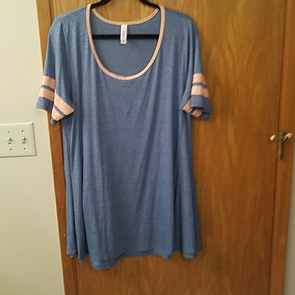 LuLaRoe L Perfect T EUC