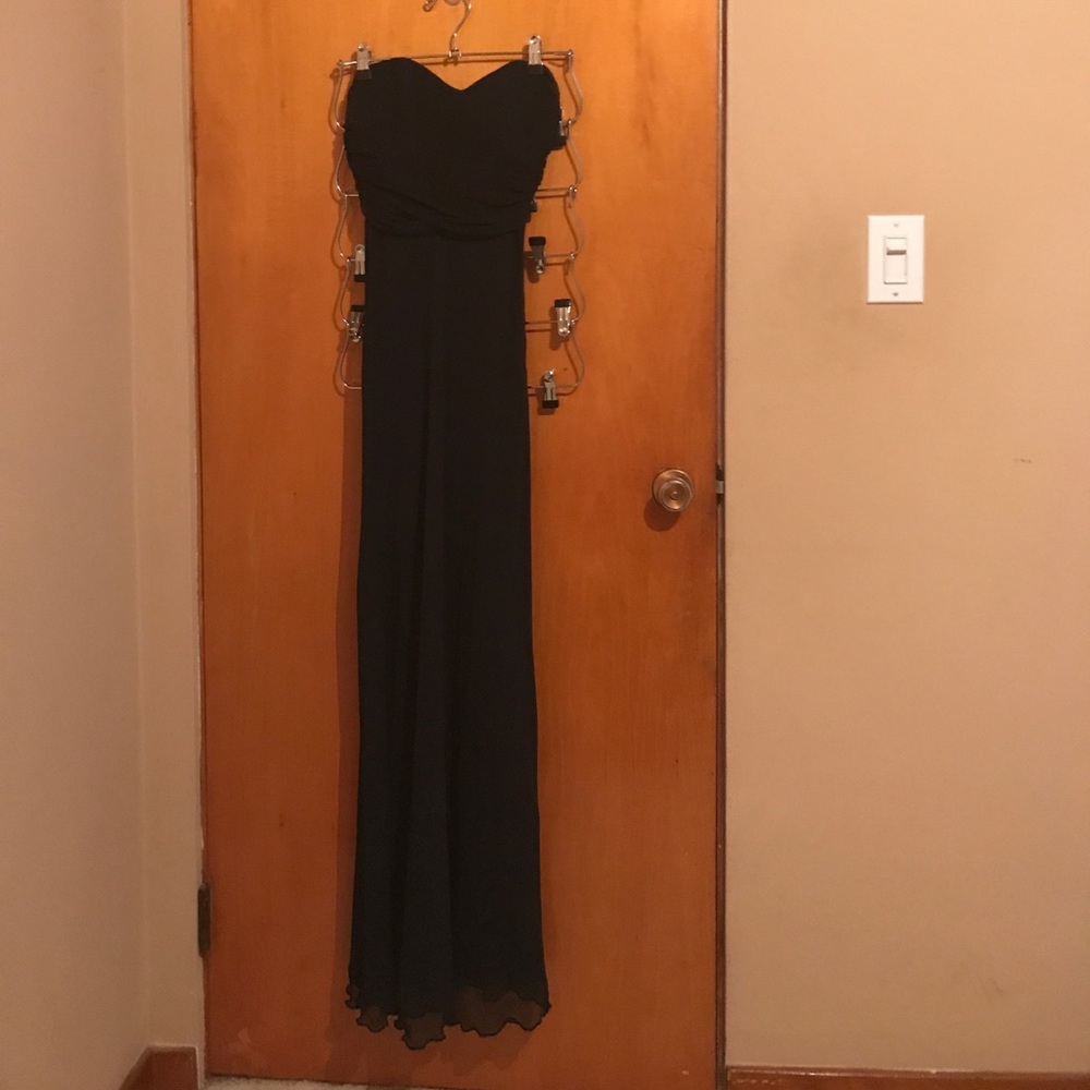 Nicole Miller Collection Black 100% Silk Gown