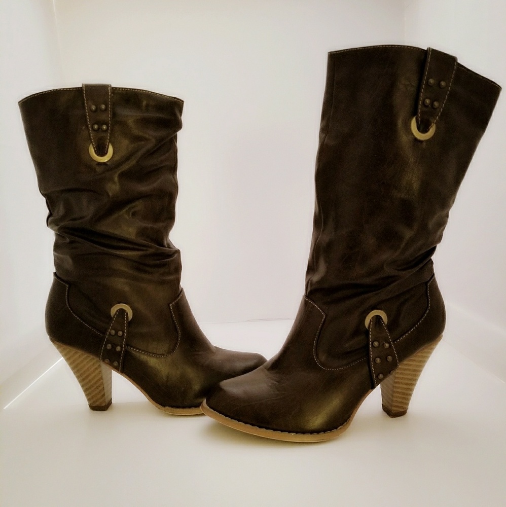 Mid-calf 'slouchy style' Boots