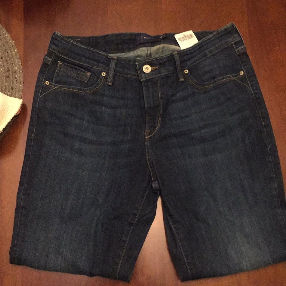 CAPRI LEVIS - Picture 3 of 4