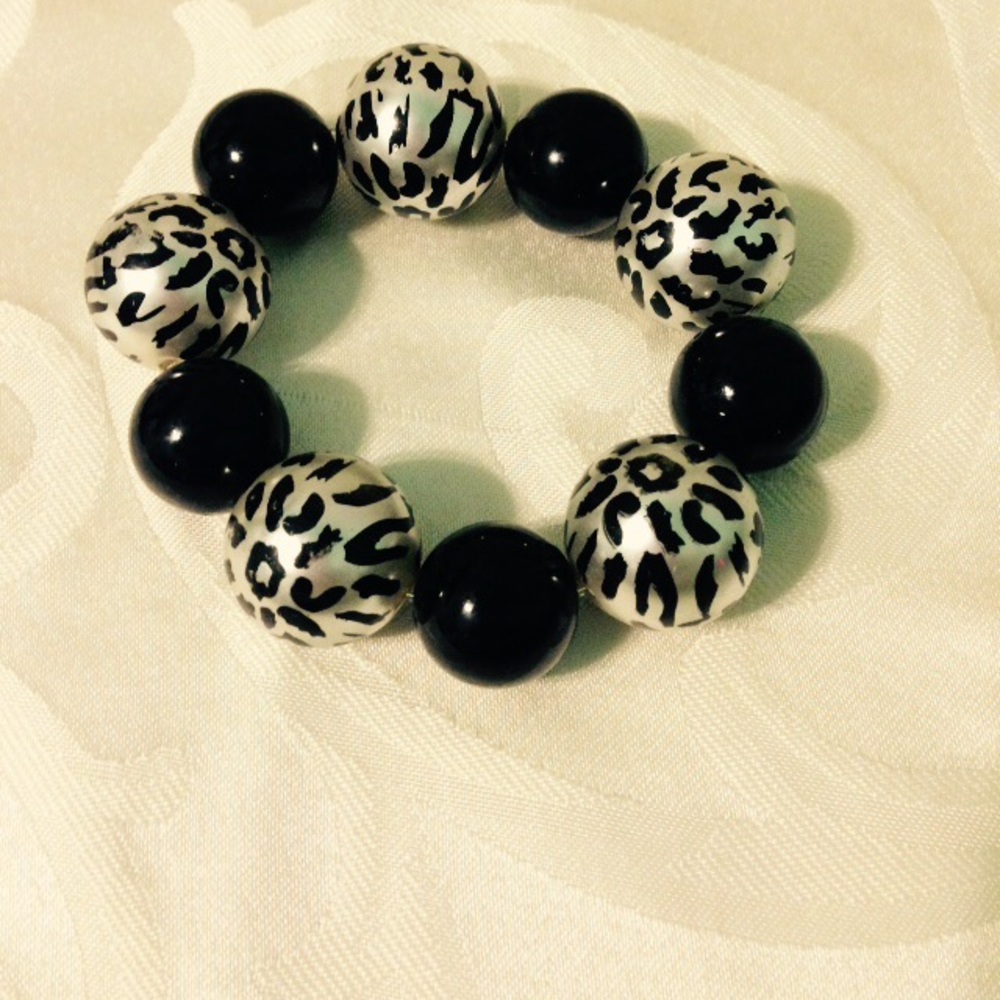New handmade black and silver stretchy bracelet