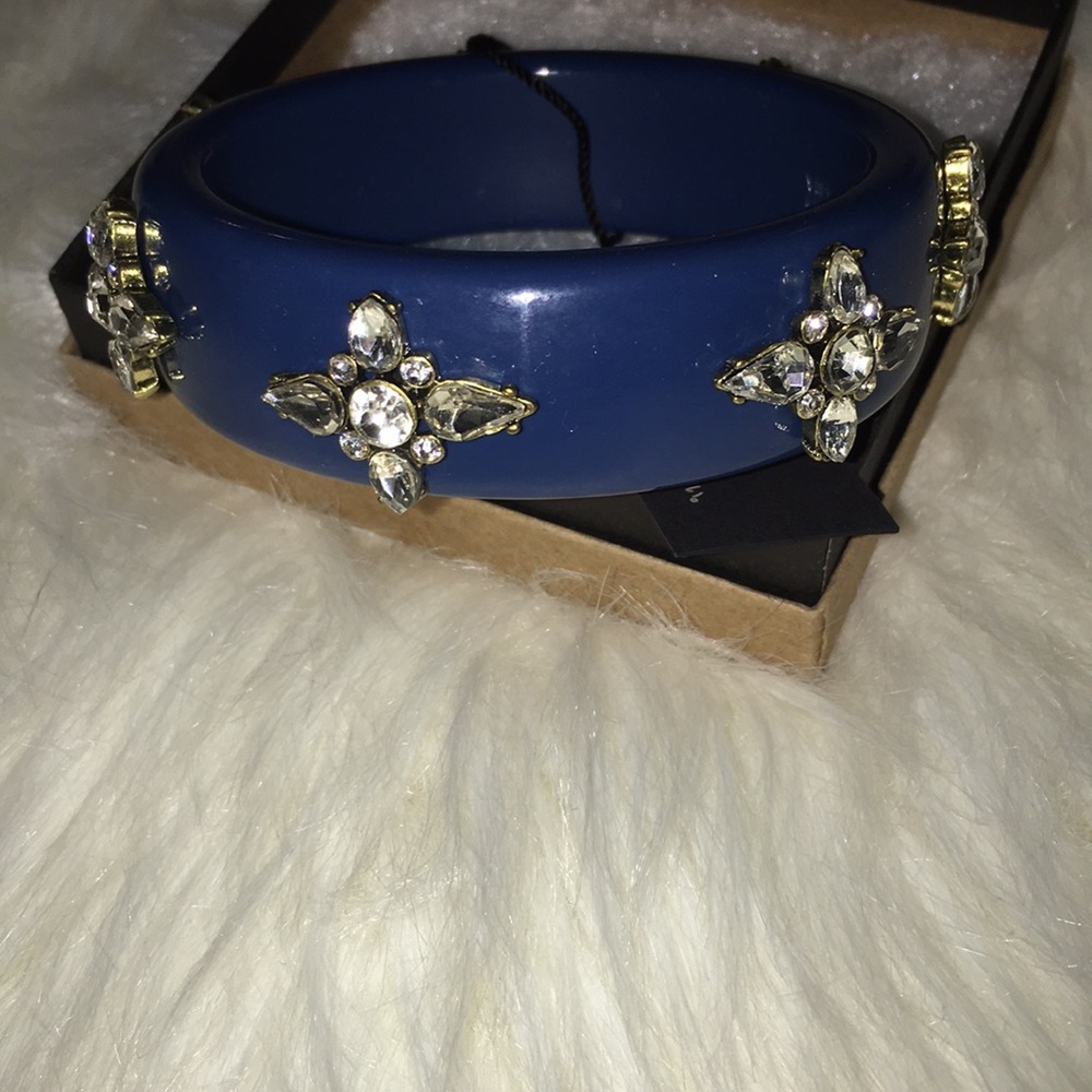 Beautiful Banana Republic Bangle