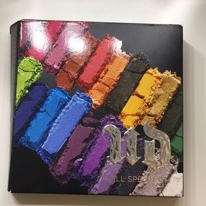 Urban Decay full spectrum pallet *NEVER USED*