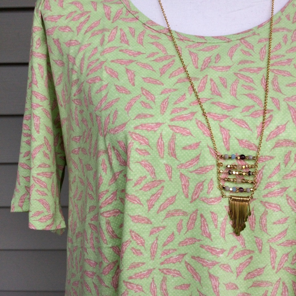 Lularoe Perfect Tee with feathers