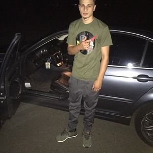 Meet your Posher, Brandon