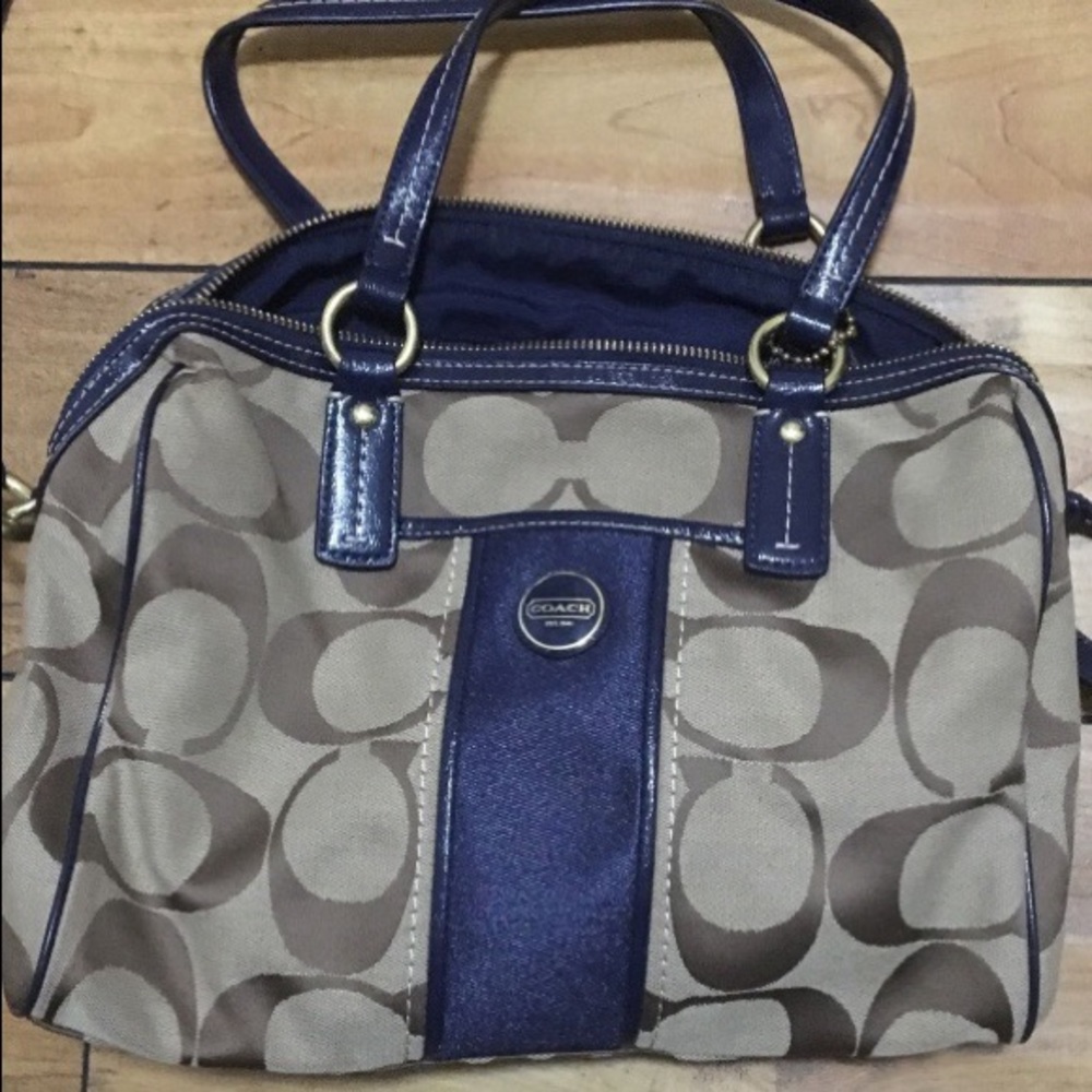 COACH PURSE WITH BLUE