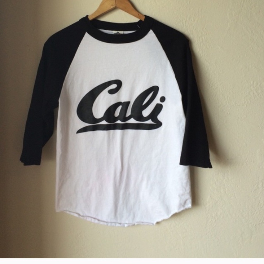 🔅sold🔅Cali baseball tee