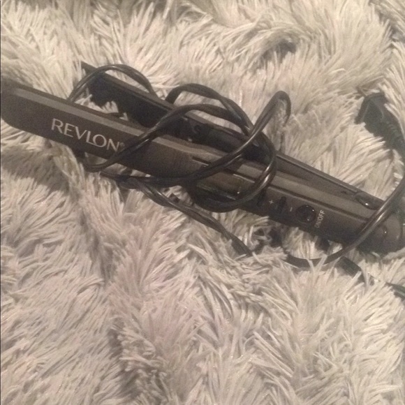 Revlon skinny hair straightener - Picture 1 of 3