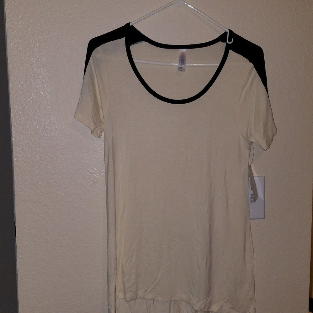 NWT LuLaRoe Classic Tee