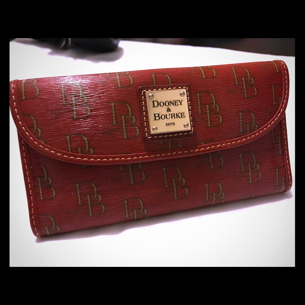 Dooney & Bourke Tri Fold wallet