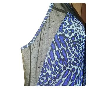 Betsey Johnson Chemise violet leapord. Med