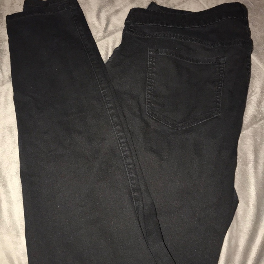 Black super skinny jeans