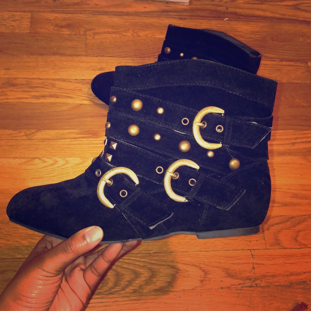 Ankle boots/booties with Gold buckles!