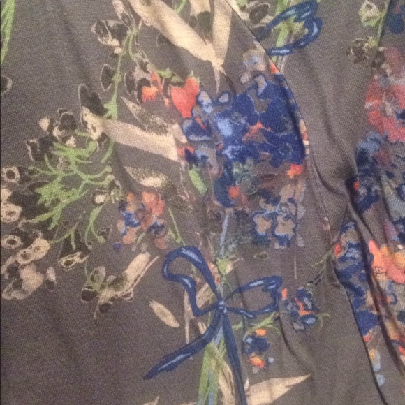 Medium flower top - Picture 2 of 2