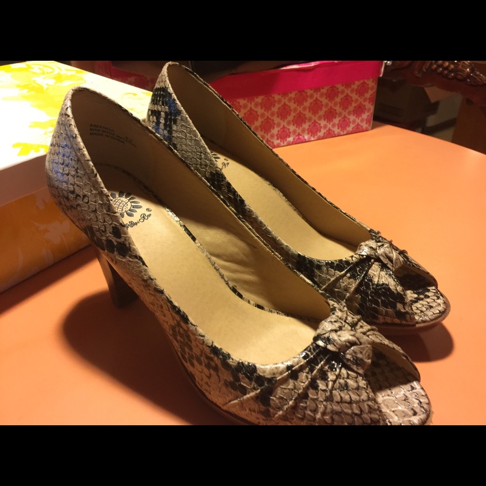 Size 8.5 Pumps