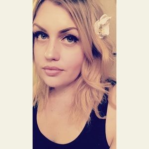 Meet your Posher, Nicole