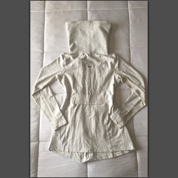 Oversized Collared Mondetta Sweatshirt - Picture 2 of 7