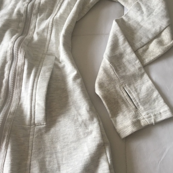 Oversized Collared Mondetta Sweatshirt - Picture 4 of 7