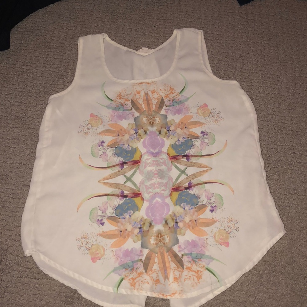 Pearl Sleeveless Top size Small