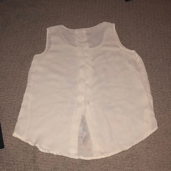 Pearl Sleeveless Top size Small - Picture 2 of 3