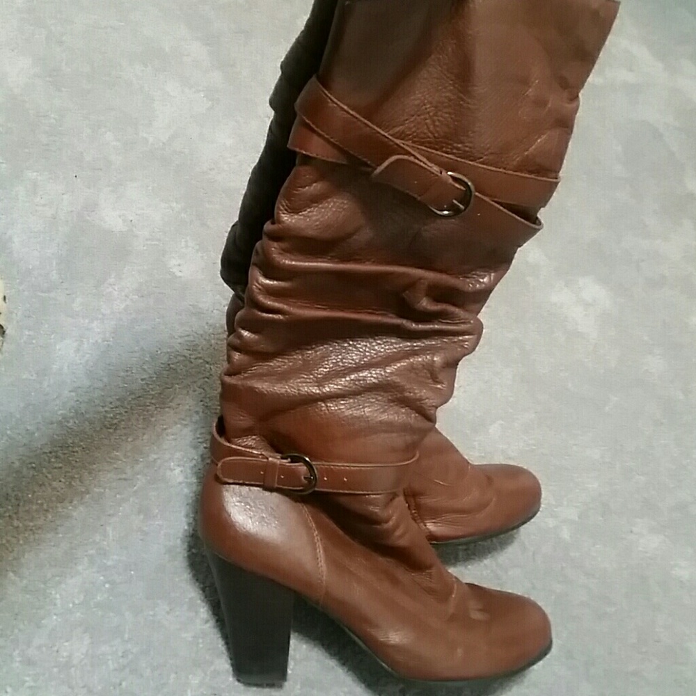 Boots - Picture 3 of 4