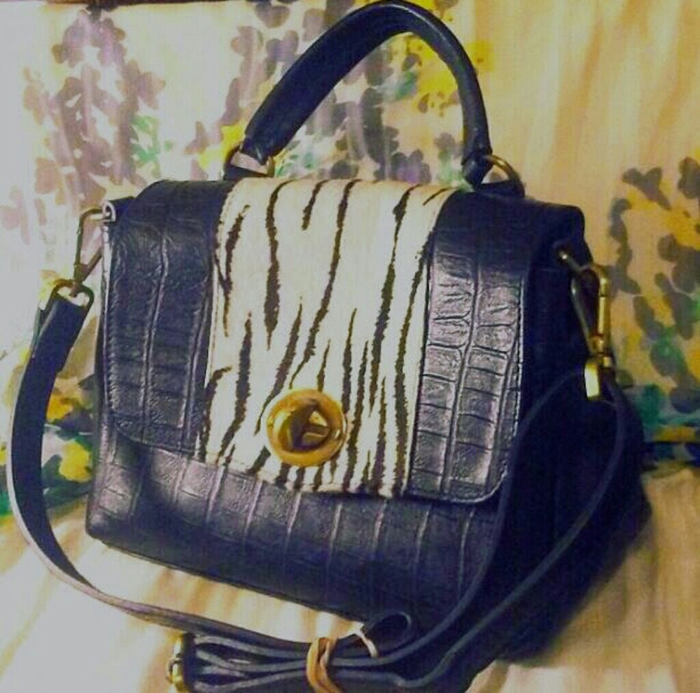 NWOT Ghibli Italian leather handbag