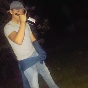 Meet your Posher, Henry